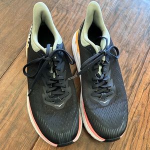 HOKA CLIFTON 7 ladies 9.5 shoes navy blue